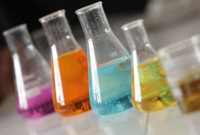 公司专注氯化工艺、氰化工艺、高塔精馏等